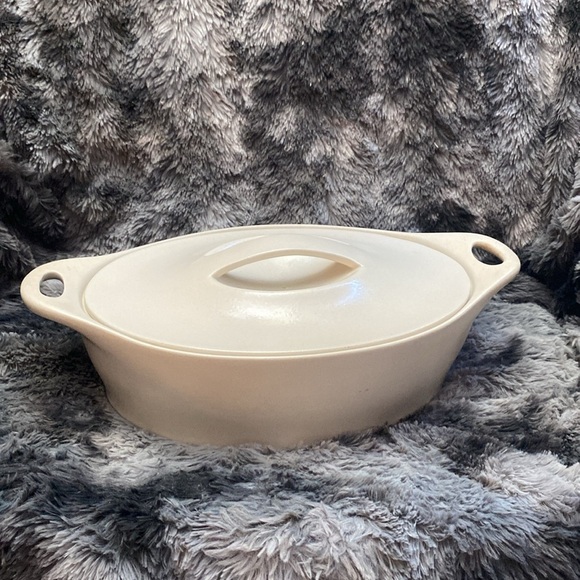 CORNING WARE CREATIONS 2 QT. BEIGE STONEWARE CASSEROLE
DISH W/ COVER - Picture 16 of 16